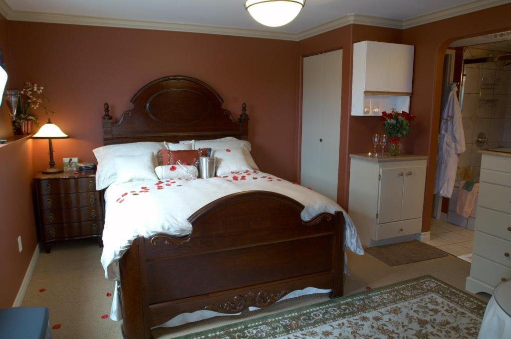 A Vista Villa Couples Retreat เคโลว์นา ห้อง รูปภาพ